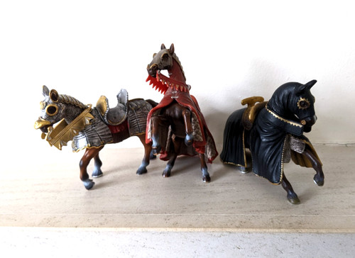 Schleich jousting horses for - 3,