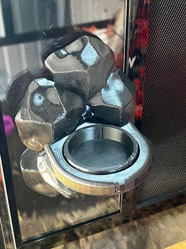 Reptile rock feeder for