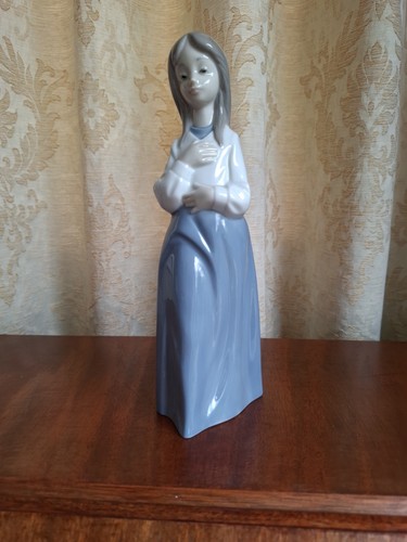 Lladro nao wishful - nao, thinking