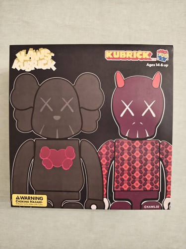 Kaws kubrick bus stop km001 - kaws-kubrick,