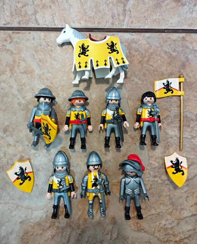 Playmobil yellow lion medieval - yellow,