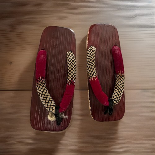 Japanese post wwii geta - post,