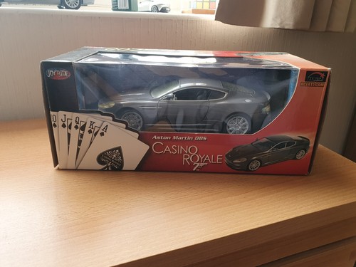 Diecast car scale ertl - diecast, 1:18