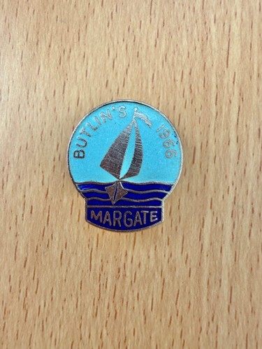Butlins enamel pin badge - enamel,