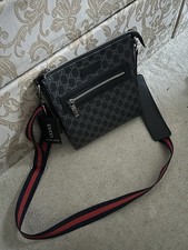 GUCCI Messenger pouch 
