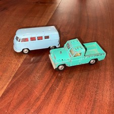 Corgi Toys 438 Land rover 109' vw split screen van