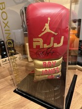 Authentic Signed Roy Jones Jr Boxing Glove