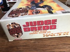 1995 RARE JUDGE DREDD 1/9TH SCALE PLASTIC MODEL KIT TRUE VINTAGE CINERGI HALCYON