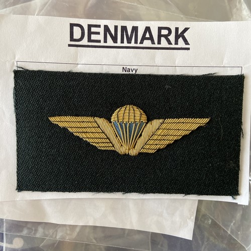 Danish parachute wing green - on,