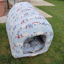 Cath Kidston Pet Cat Kitten Igloo Bed London Buses  Guards Blue Red Good Con