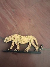 Hand Carved Wooden   Magnets