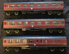 Rake of 3 Hornby OO Scale BR
