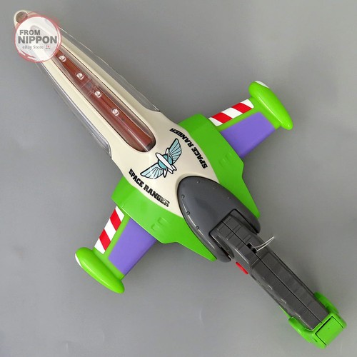 Glowing toy buzz lightyear - buzz,