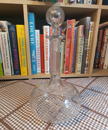 Clear glass decanter with - 1l,