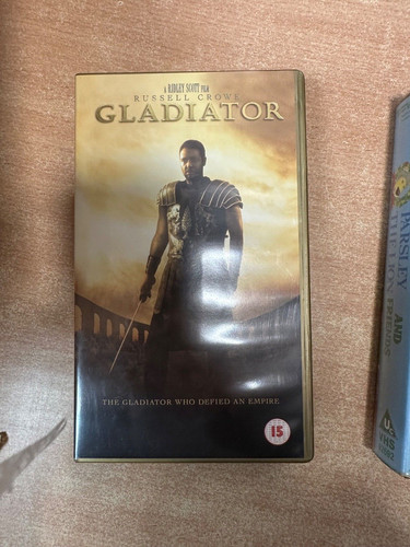 Gladiator vhs video tape - gladiator,