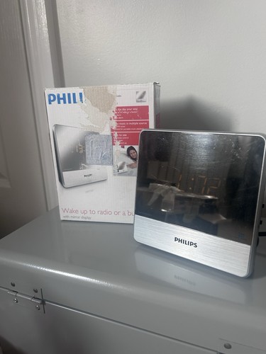 Phillips wake radio - phillips, or