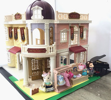 SYLVANIAN FAMILIES TOWN SERIES