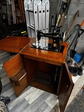 Singer Sewing Machine Antique 1941