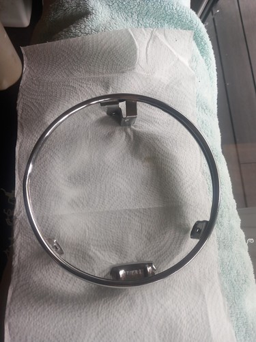 Suzuki gt250x7 headlight rim - suzuki,