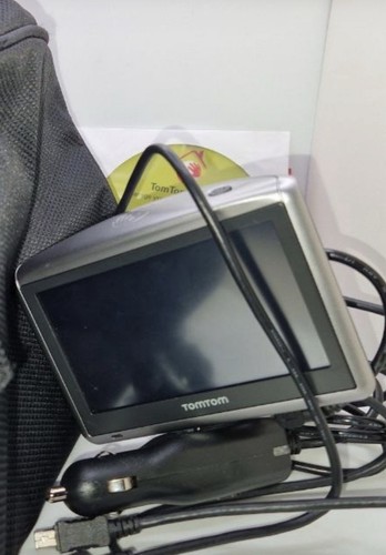 Tomtom with all accessories - with,