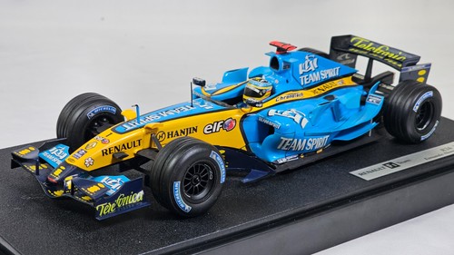 Hot wheels renault r26 - 1:18,