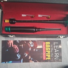 Highland bagpipe standard - b,