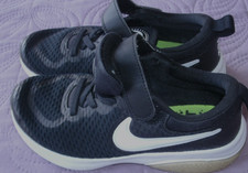 KIDS NIKE  SOFT TRAINERS  Size UK  12.5  Eur 31