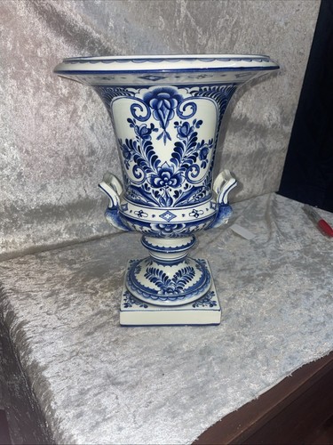 Delft blue and white pottery - delft,