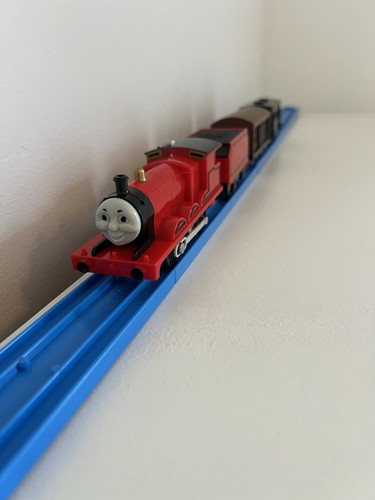 Tomy trackmaster james - james, train