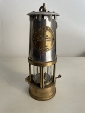 Protector Lamp Lighting Co LTD