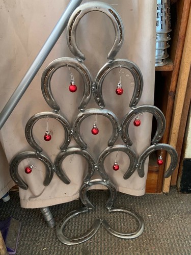 Horseshoe art christmas tree - art,