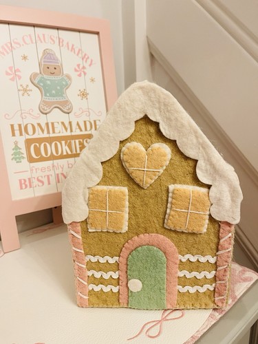 Large pastel gingerbread - large,
