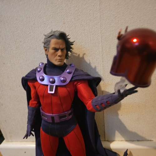 Magneto scale action - 1:6,