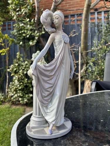 Vintage lladro dana - -,