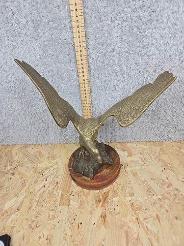 Brass eagle figurine - figurine, sculpture