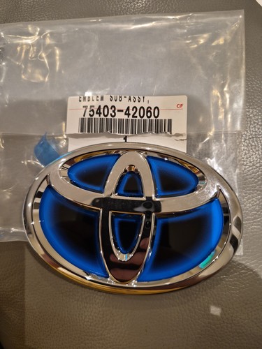 Toyota emblem rear badge - emblem,