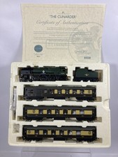 Hornby R2886 The Cunarder Train Pack c/w BR 4-6-2 Battle of Britain 213 Squadron
