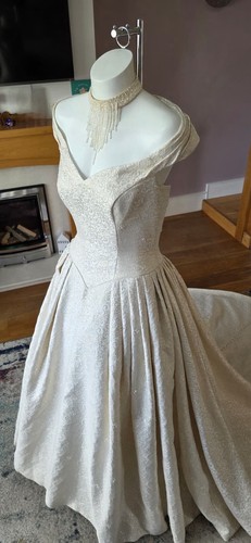 Glamorous ball gown princess - glamorous,