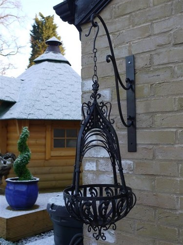 Loredale manor black ornate - "loredale,
