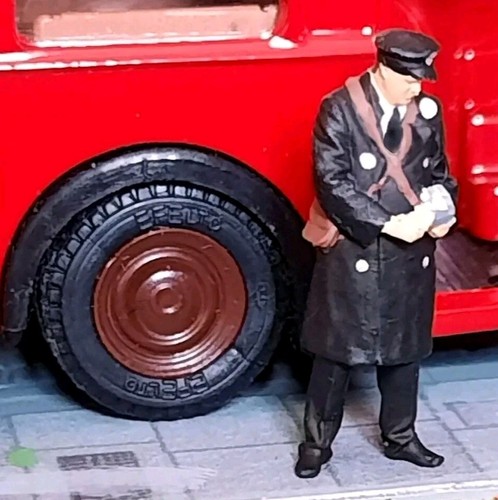 Gauge bus conductor figure - conductor,