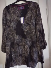Ladies New Black & White Top