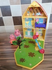 Peppa Pig Figure Playset ~ Peppa Pig House with George and Mommy and Daddy Pig
