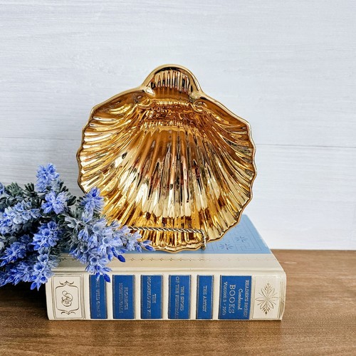 Vintage royal winton - royal, golden