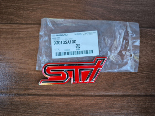Subaru genuine front grile - front,