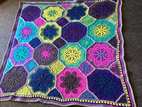Hand crochet persian - hand, tile