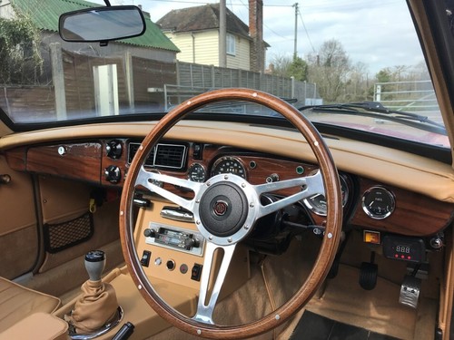 Mgb 1974 1976 - -, +