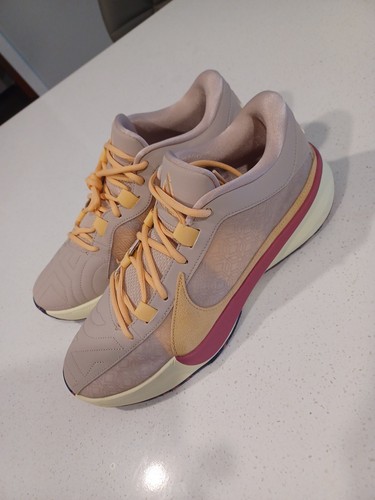New nike zoom freak fossil - new,