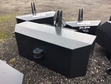 1500KG TRACTOR MOUNTED WEIGHT