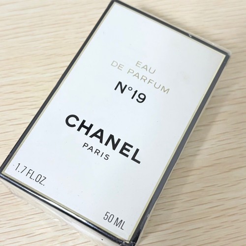 New chanel 19 eau - new, de