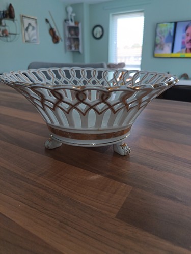 White and gold reticulated - a,